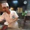 MARUGAME SEIMEN - 料理写真:新しく麺切りから始めてくれたリーダー君、撮影?いいっすよー。