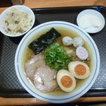 きく屋 - 特製ラーメン８００円＋肉ご飯セット１５０円（ランチのみ）