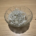 鶏と釜めし 完全個室 うずまき。 - しらすおろし