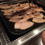 韓国料理 豚とんびょうし - サムギョプサル！