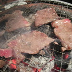 Genki Shichirin Yakiniku Gyuu Shige - 炭火で焼くお店です