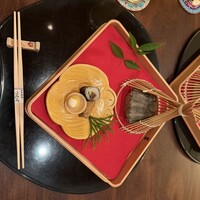 日本料理 つむぐ - いわし・ふぐかわ・お菓子のような最中の皮ごと・一口巻