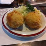 グリル佐久良 - カニクリームコロッケ、思ったより大きめ。