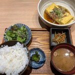 北浜 地酒や わだち - 