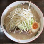 らーめんさくら - 料理写真:■まかないラーメン (野菜中)¥950