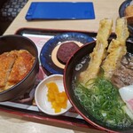 資さんうどん - 料理写真: