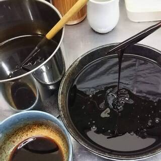独自のこだわりでつくられたすし酢や醤油、ツメ