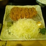 とんかつ いわい - 普通の？厚切りロースかつ