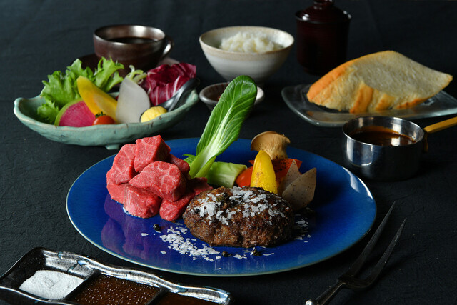 Steak & Hamburger steak KING - Dobutsuen Mae/Steak | Tabelog