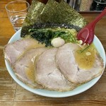 入船食堂 - チャーシュー麺 1150円　中太麺はちゃんぽん麺みたいな丸い感じ。今度は太麺にしてみたい。