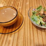 カレー&スパイス ハナコ - ホットチャイとサラダセット500円