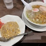 ラーチャン家 - 料理写真: