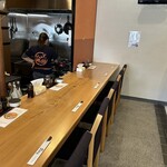 だもんで餃子 - 店内