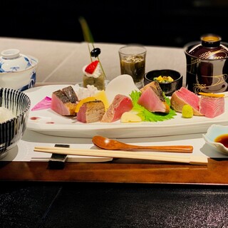 旬の味覚をふんだんに取り入れた、四季折々の特製ランチに舌鼓