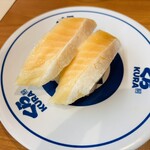 くら寿司 - 料理写真:「とろサーモン」200円