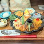 タケウチ - 「気まぐれプレート」（温玉、ライタトッピング）