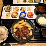 窯焼和牛ステーキと京のおばんざい 市場小路 - 