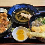 資さんうどん - 料理写真: