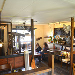 A Danian Cafe - 木を基調としたオシャレ店内