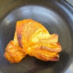 パン工房アンジュール - クロワッサン