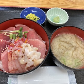 みなと市場 小松鮪専門店_1