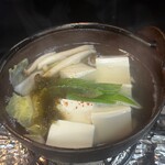 鳥塾 - とろろ昆布出汁の優しい湯豆腐です♪
450（税抜）