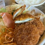 ロペ - 日替りランチ  ライス＆おかず大盛り¥900  豚生姜焼き・クリームコロッケ・ササミフライ  日替りランチは13時半まで