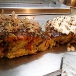 源亀 - お好み焼きの断面