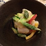 銀座 しまだ - アスパラとホタテのサラダ仕立て
      柚子胡椒味