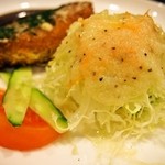 キートス - 英国風ビーフカツレツ 付け合せの「野菜サラダ」