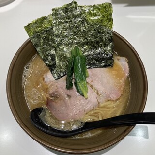 家系ラーメン 革新家 TOKYO_1