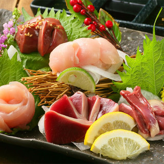 A taste that only comes from fresh Ise red chicken! "Ise red chicken sashimi"