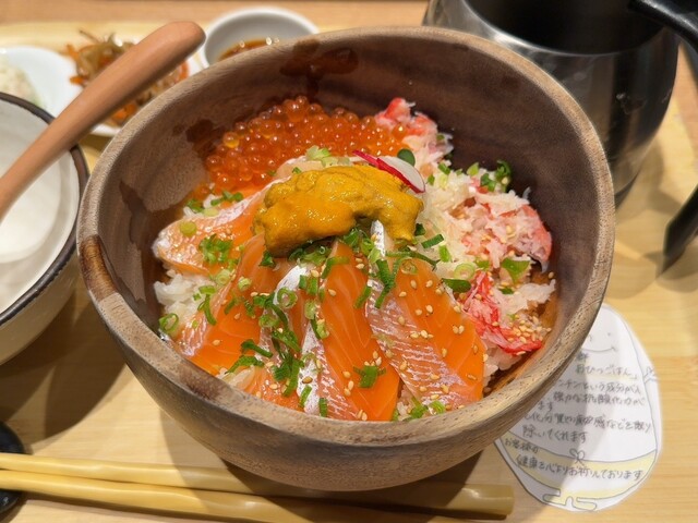 Komeraku Ochazuke to Irodori Karaage. Kyuubikku puraza shin