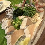 呑み喰い処 くぼ家 - 料理写真:炙りサワラ刺し、いわしたたき（UP）