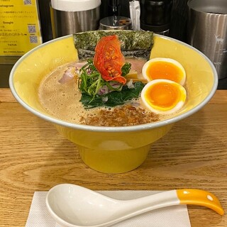 サッポロ ラーメン ハチ_1