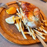 RIGOLETTO ROTISSERIE AND WINE - メインは「名物！ロティサリーチキン（ハーフ）フレンチフライ付き」に♪