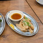 新時代 - 軟骨の刺身 280円