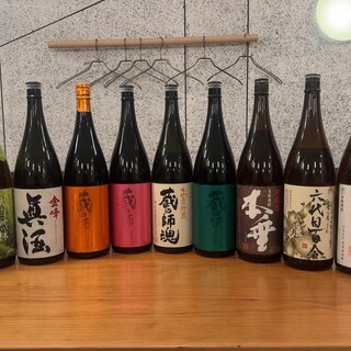芋焼酎10種を中心に、日本酒やワインなど豊富なラインナップ◎