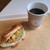 MAPS BAKERY CAFE - 料理写真:パン①剥き海老&アボガド&蕃加&チーズを挟んだパニーニ(税込240円)
          お飲み物①HOT珈琲《アメリカーノ》(税込450円)
          スッキリとして爽やかな香り、仄かな苦味と微かな酸味でした