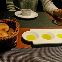 オッジ ダルマット 西麻布店 - ３種のオリーブオイル