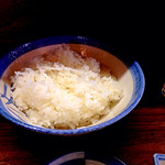 さすけ食堂 - さすけ定食（1,500円）のごはん。どんぶり飯で出てきます。こちらはおかわりサービスみたいです。ご飯がススムススム。