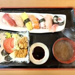 ごんた - 料理写真:からあげ・にぎり寿司定食¥1100