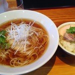 らーめん芝浜 - 朝らー定食（税込702円）
