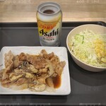松屋 - 料理写真:牛肉と牡蠣のオイスター炒め＆サラダ＆生ジョッキ缶