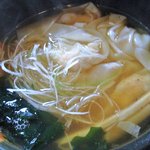 麺庄 - ワンタンにズーム