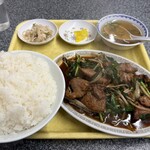 中華料理 桃園 - 料理写真:ニラレバ定食