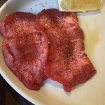 神戸牛焼肉と冷やしピーマン 金肉屋 - 