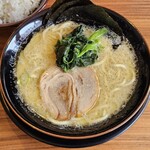 壱角家 - 料理写真:塩家系ラーメン　780円