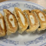 ぎょうざの満洲 - 料理写真:■焼き餃子¥350