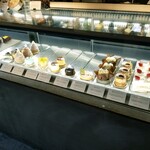 洋菓子店 アンジュール - ショーケース（）
